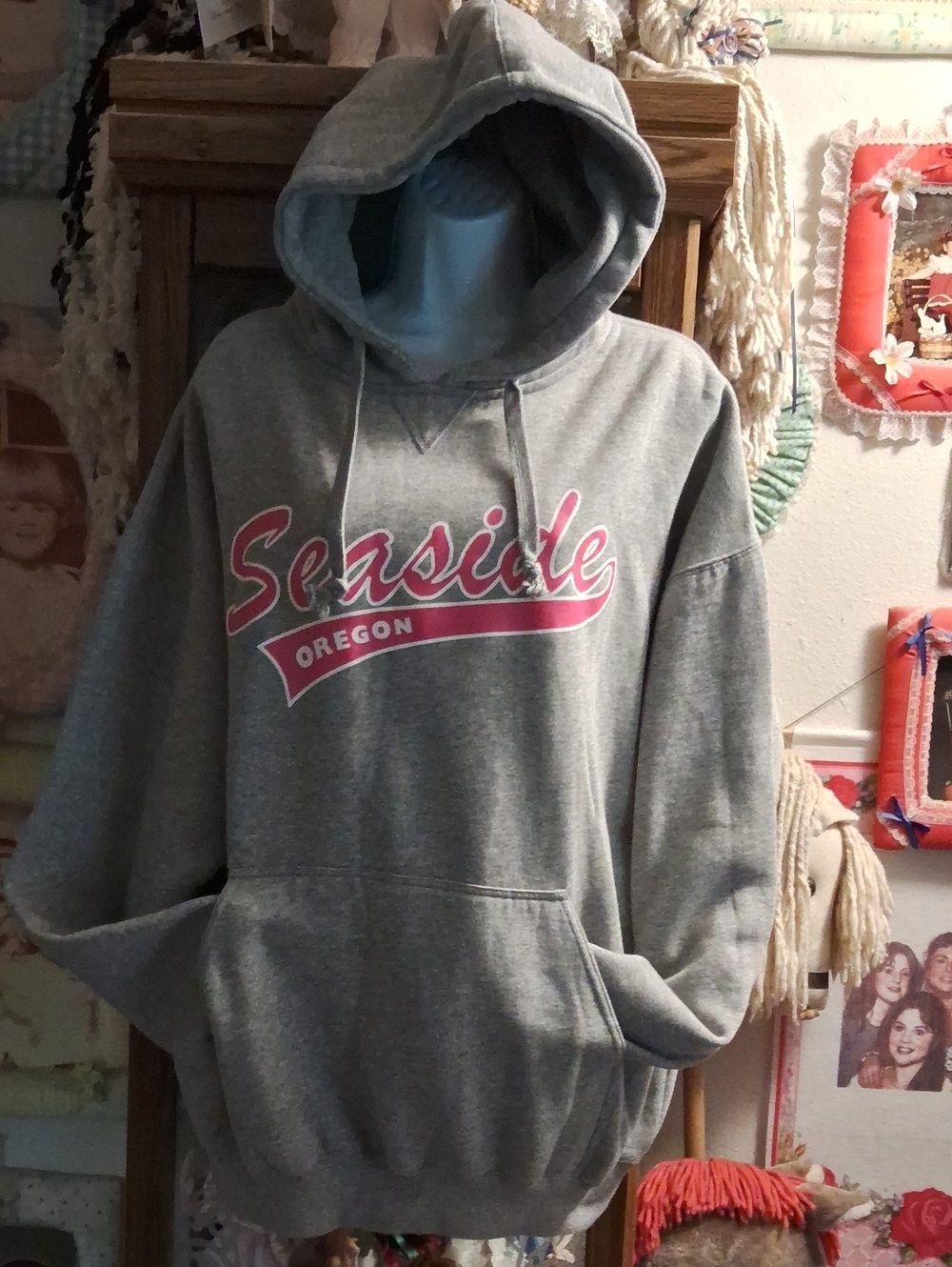 NWOT,UNISEX,Gray, Hooded, Sweatshirt with Pink Seaside,Oregon Script🩷💕🩷